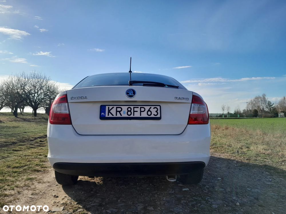 Skoda RAPID 1.2 TSI Active - 10