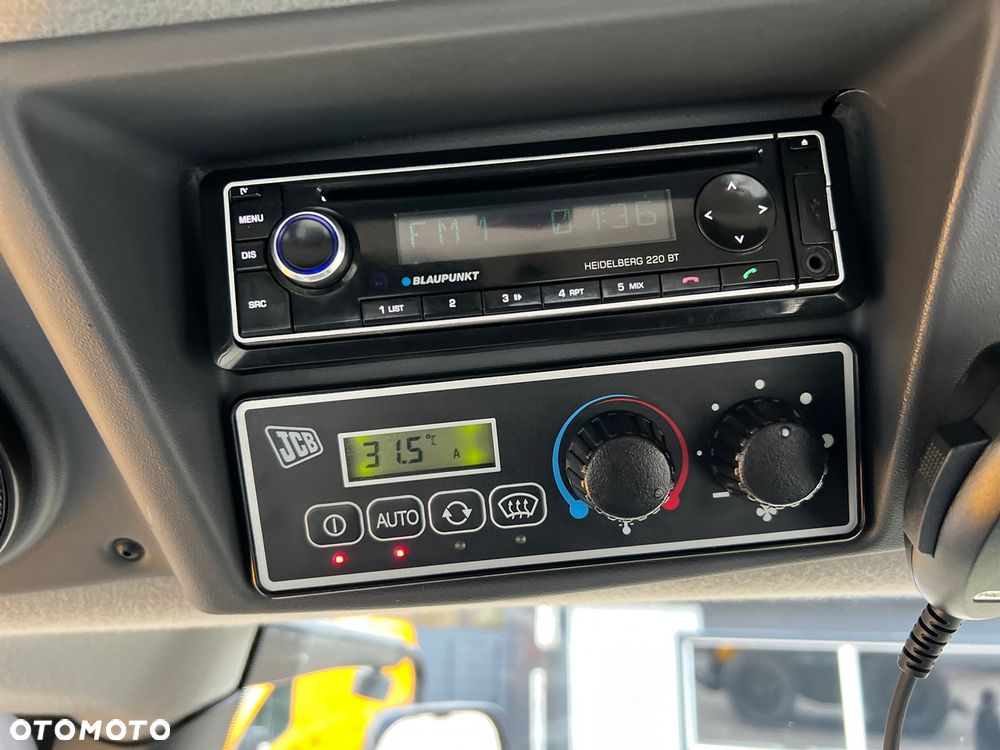 JCB Fastrac 8310 - 17