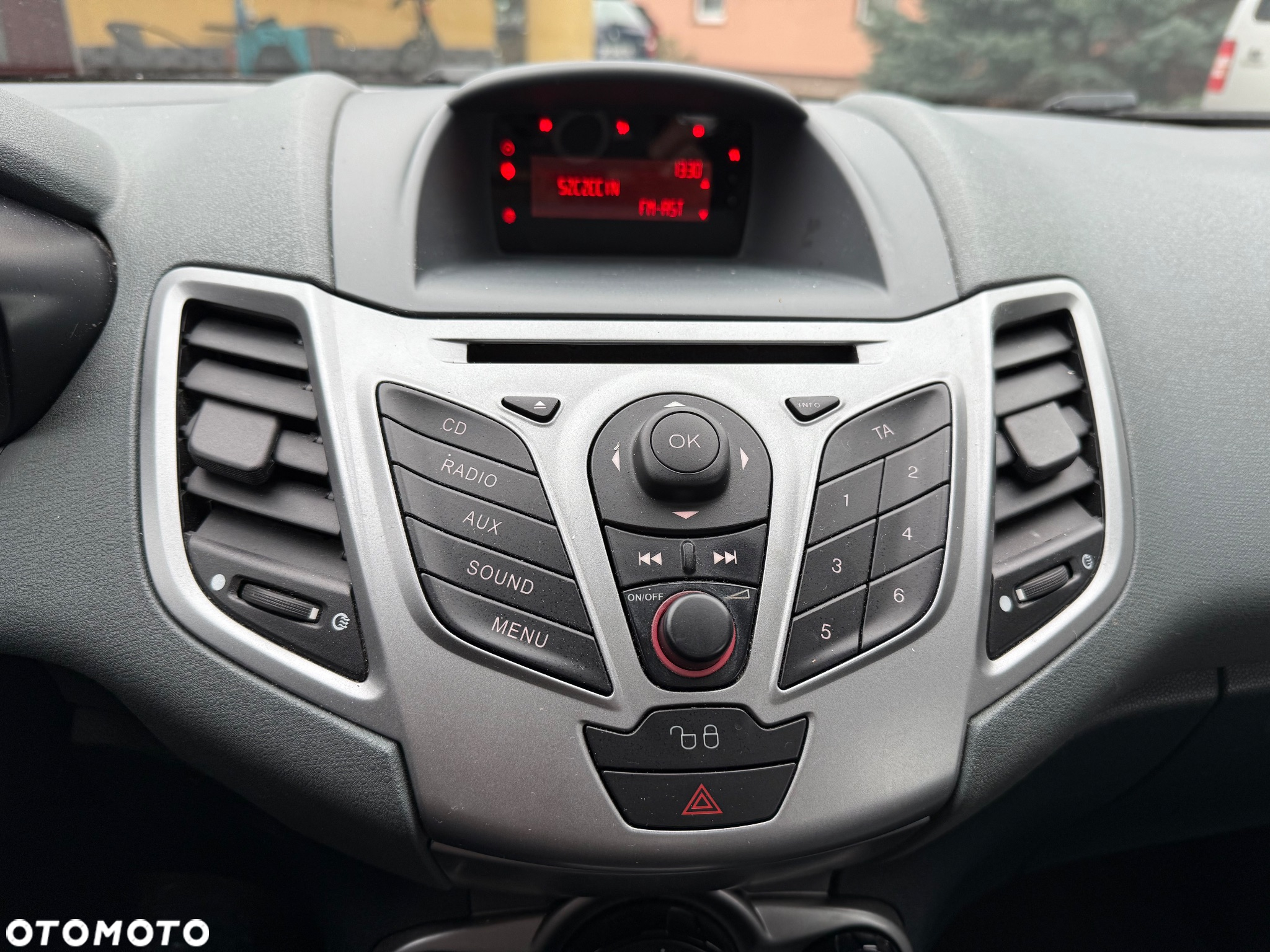 Ford Fiesta 1.4 Autom Champions Edition - 22
