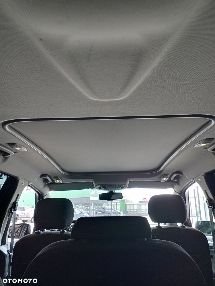Ford S-Max - 17