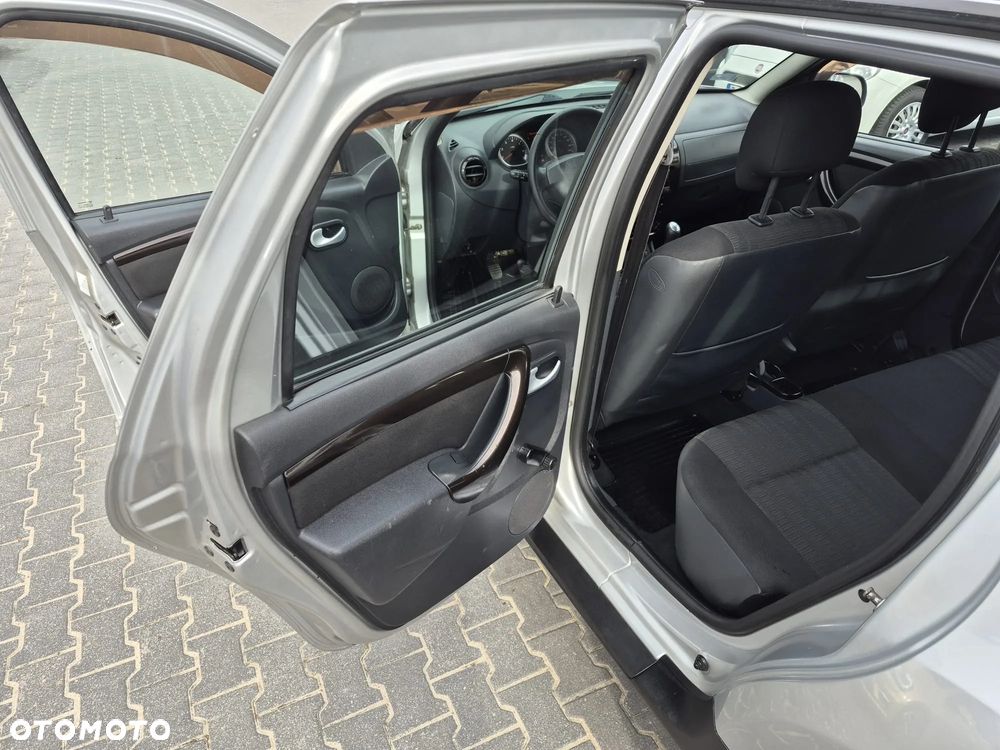 Dacia Duster 1.6 Laureate - 16