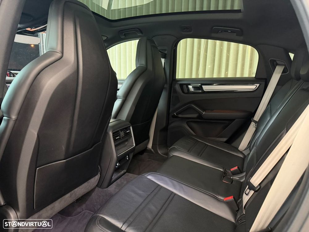Porsche Cayenne Coupé E-Hybrid Platinum Edition - 11