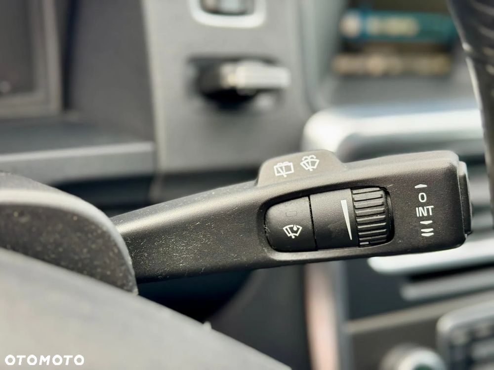 Volvo V60 D3 Geartronic Summum - 25