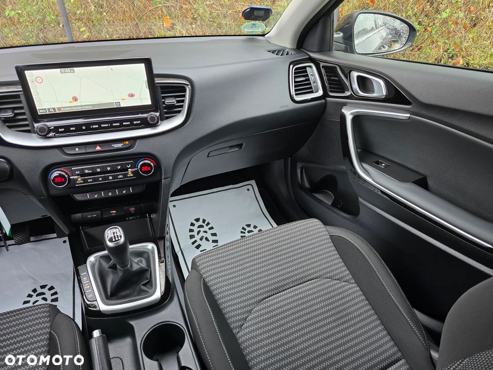 Kia Ceed 1.5 T-GDI OPF Vision - 23