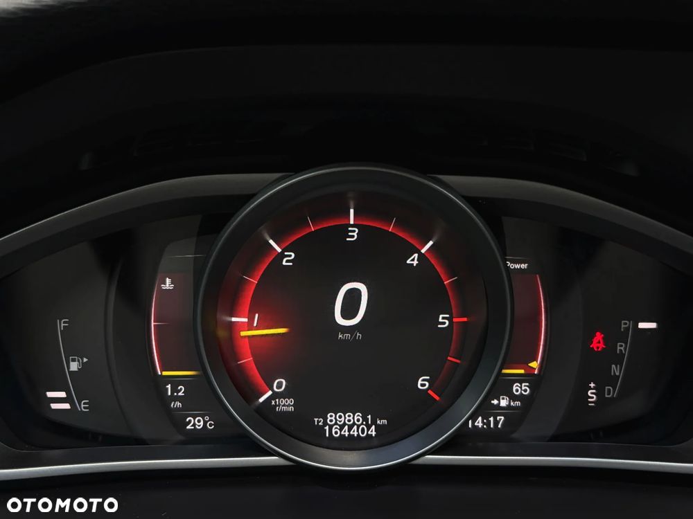 Volvo V40 D4 Geartronic Momentum - 21