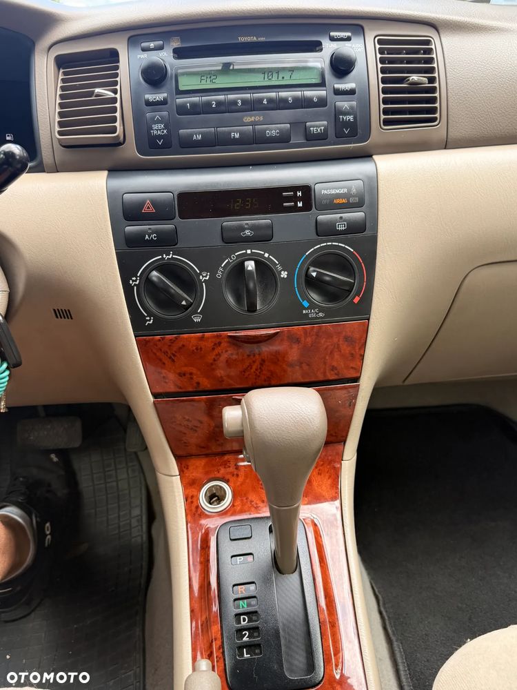 Toyota Corolla - 13