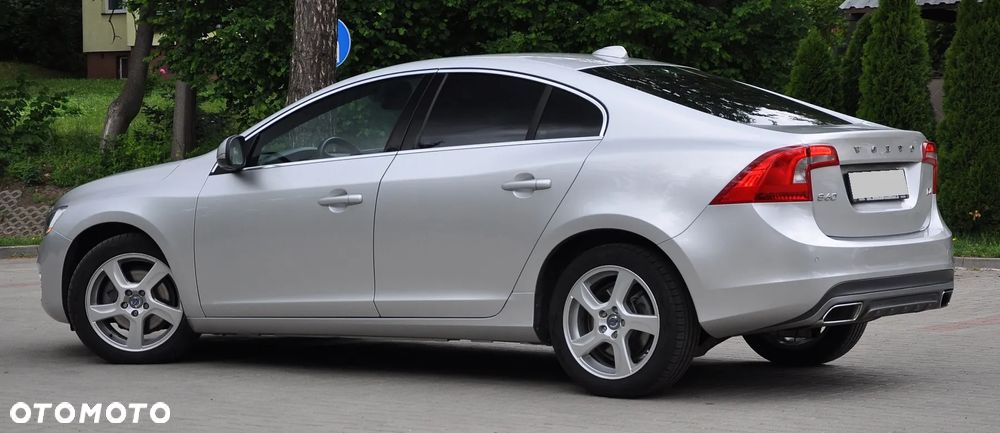 Volvo S60 D4 R-Design Summum - 8