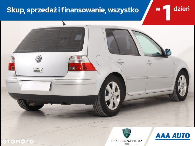 Volkswagen Golf - 6
