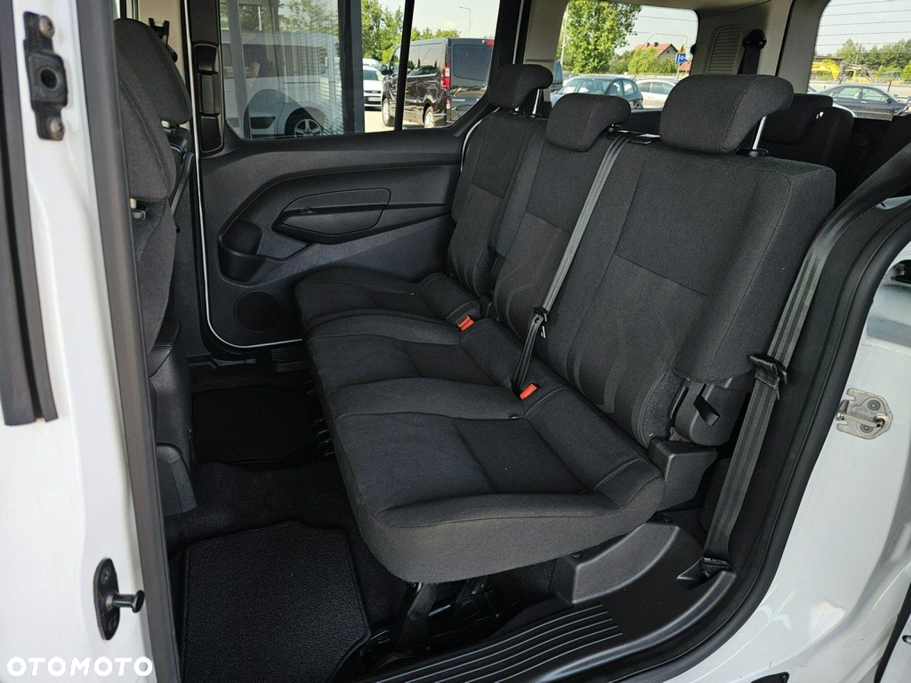 Ford Tourneo Connect Grand - 28