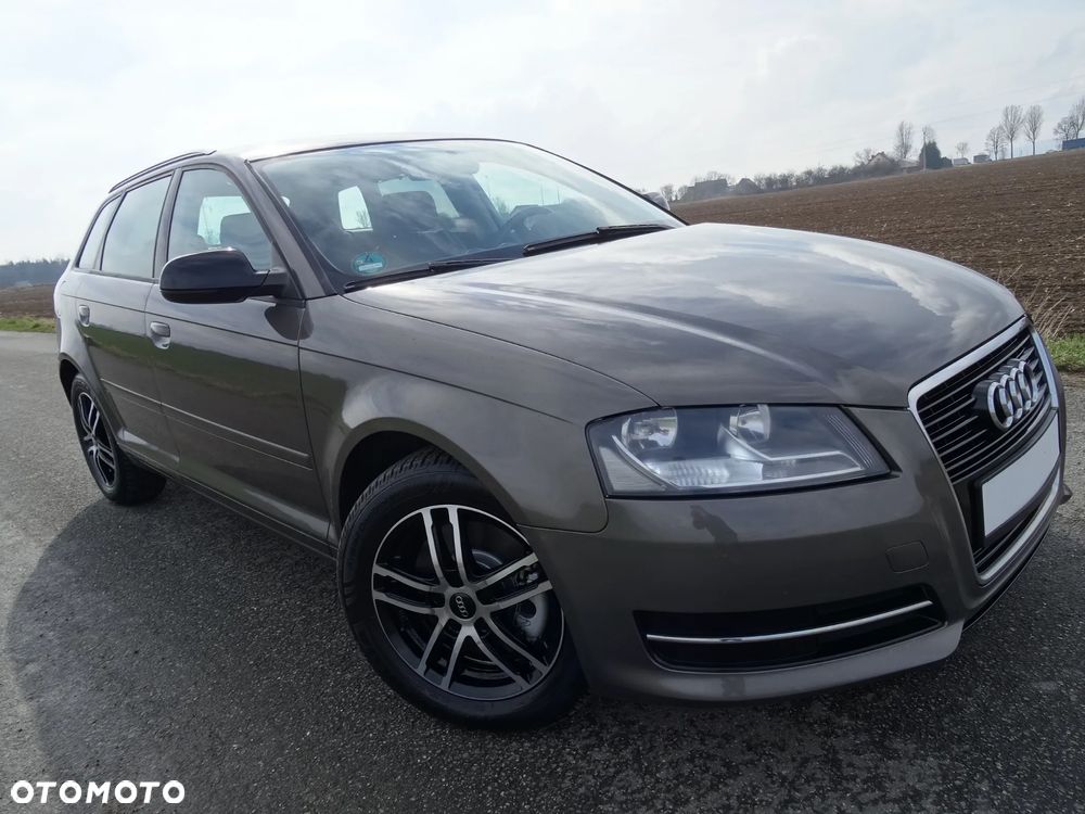 Audi A3 Sportback 2.0 TDI DPF Attraction - 3