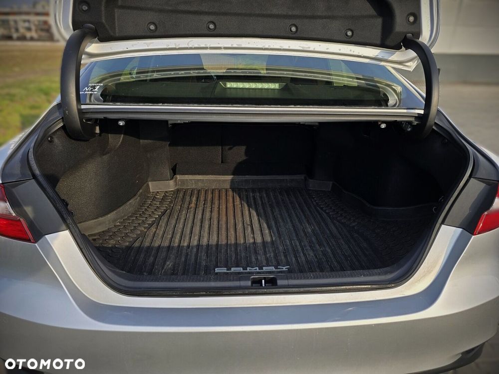 Toyota Camry 2.5 Hybrid Comfort CVT - 17