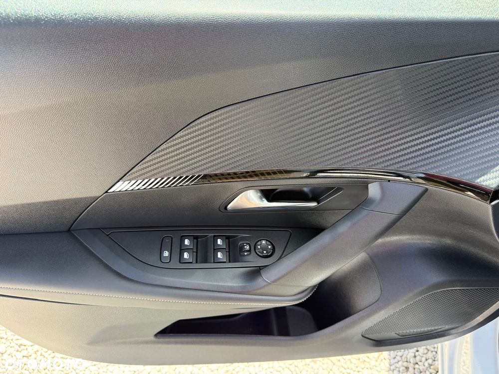 Peugeot 2008 PureTech 130 EAT8 Allure - 20
