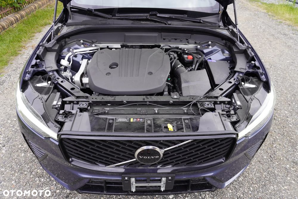 Volvo XC 60 B5 B AWD Plus Dark - 20