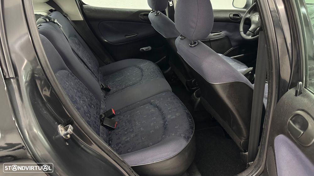 Peugeot 206 1.1 XR - 25