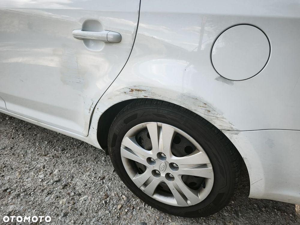Kia Ceed - 9