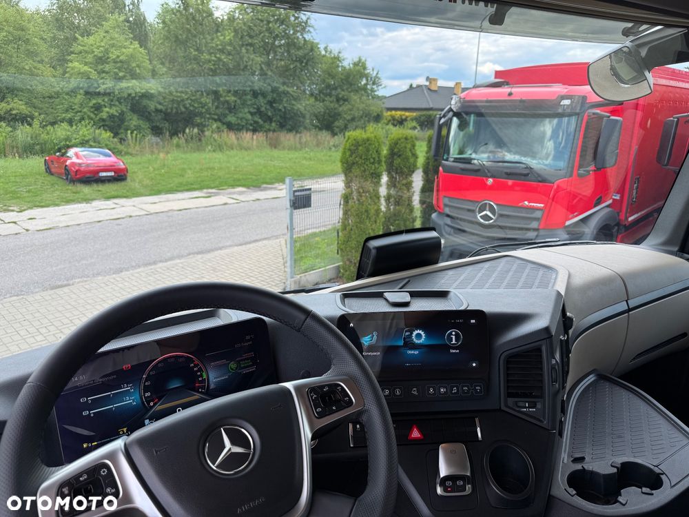 Mercedes-Benz - 20