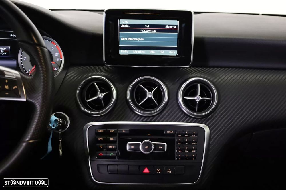 Mercedes-Benz A 200 d AMG Line - 25