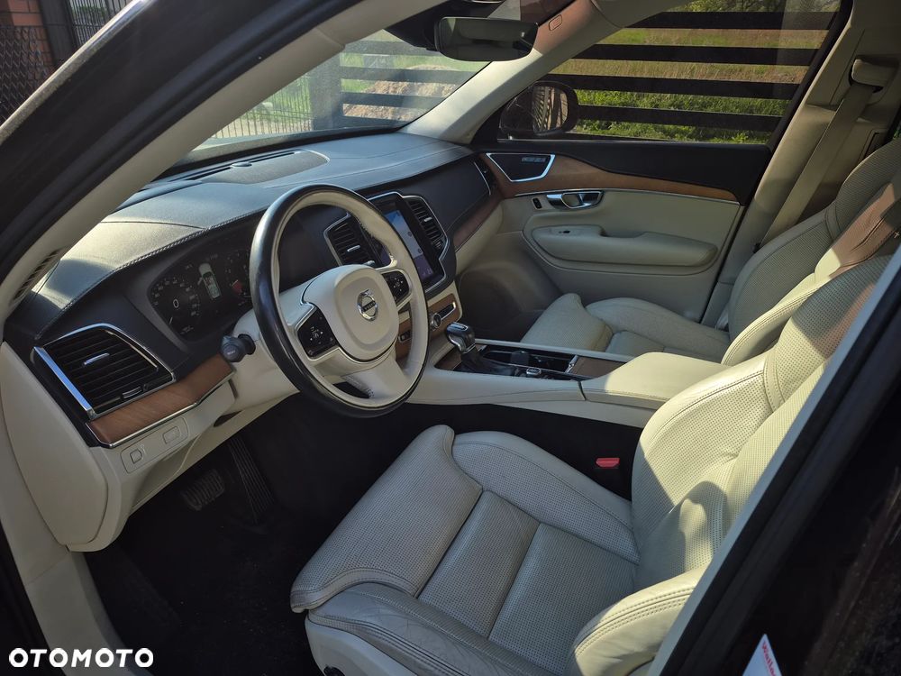 Volvo XC 90 - 16
