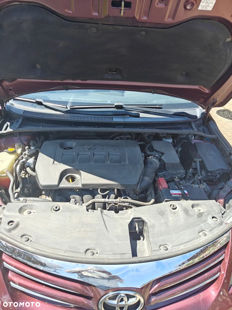 Toyota Avensis 1.8 Premium - 25