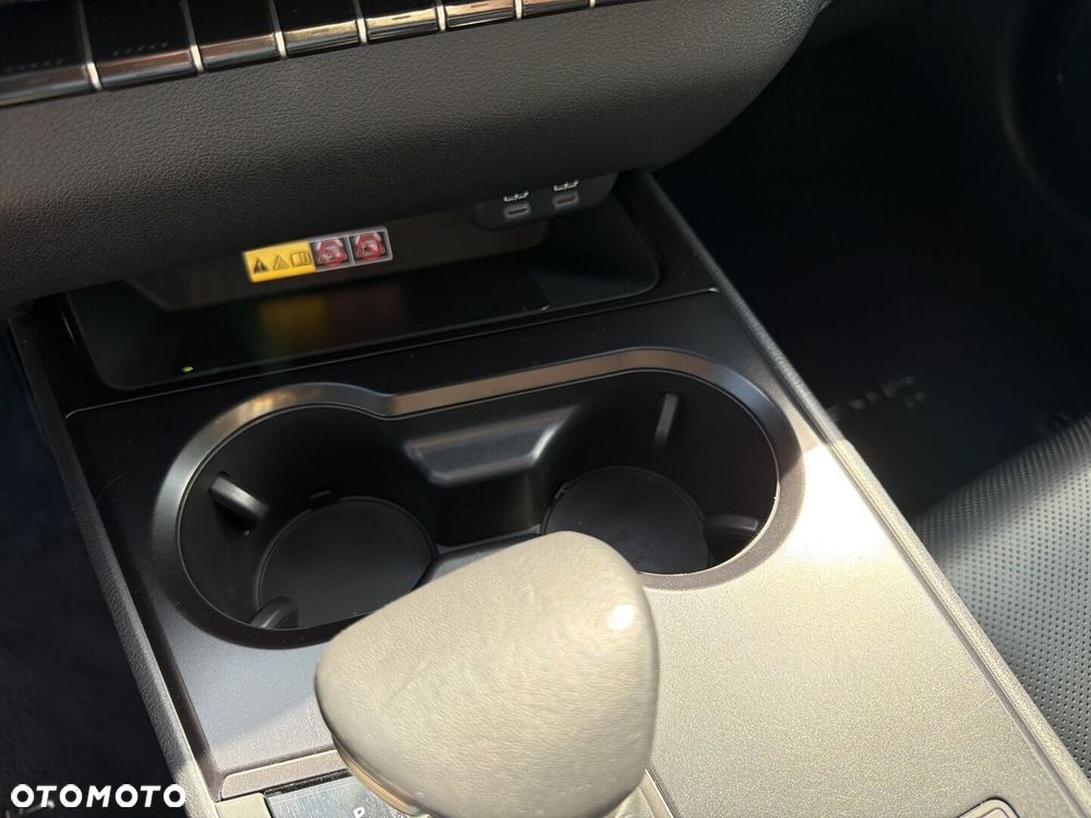 Lexus UX - 30