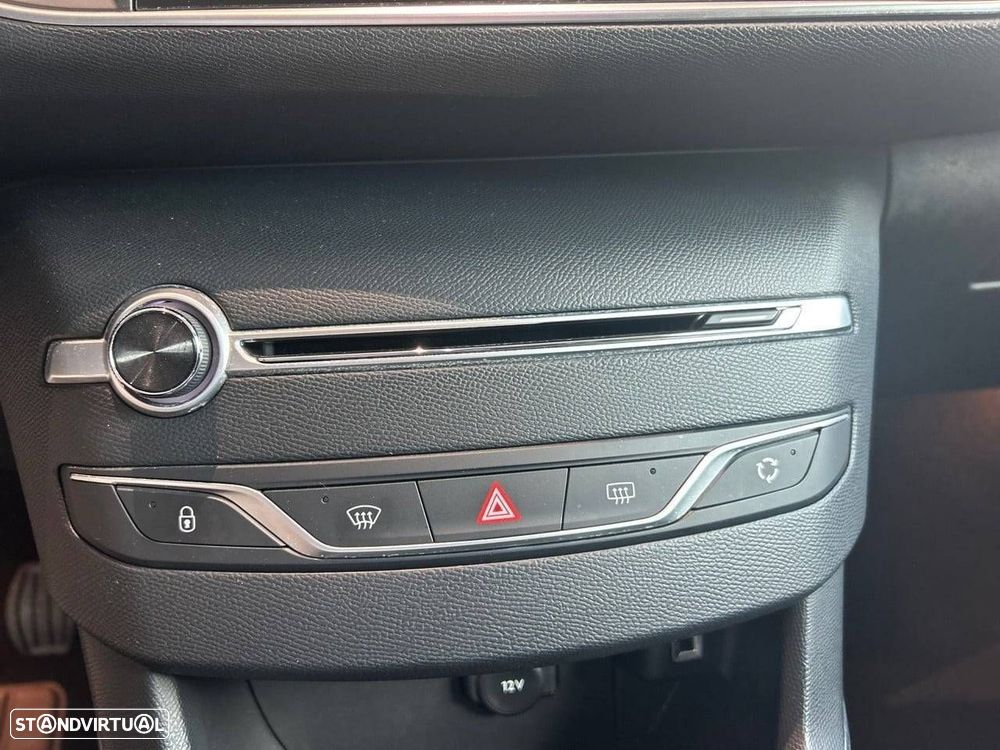 Peugeot 308 SW 1.2 PureTech Allure - 19
