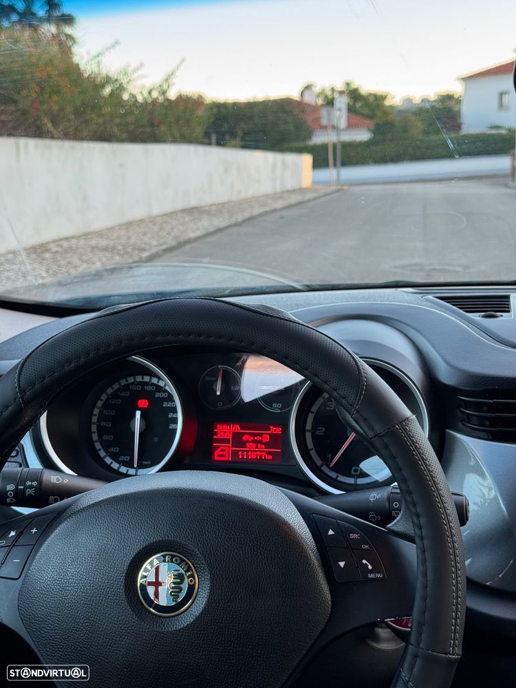 Alfa Romeo Giulietta 1.6 JTDm Exclusive - 9