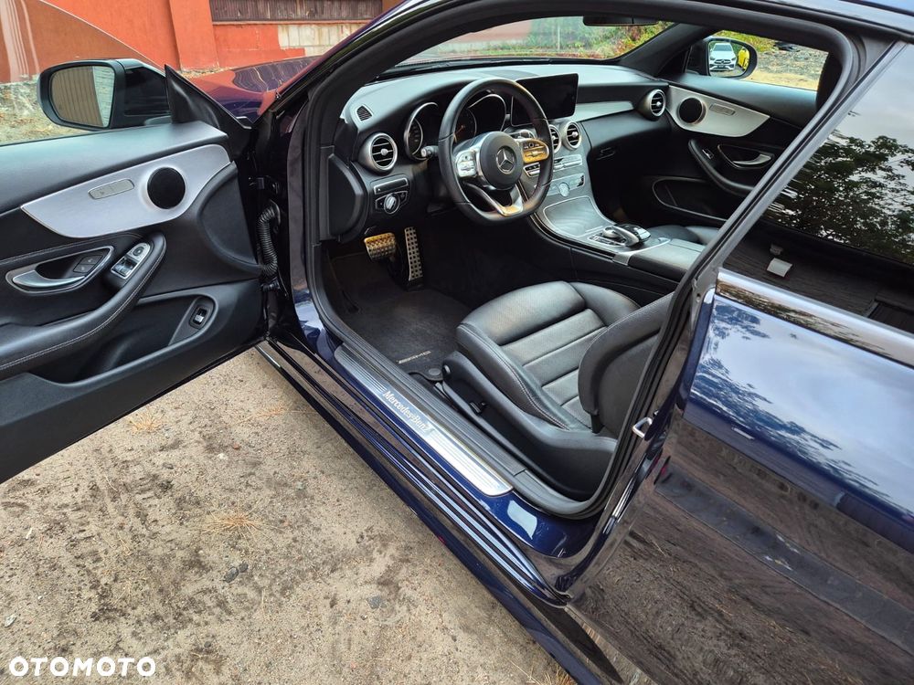 Mercedes-Benz Klasa C 300 d Coupe 9G-TRONIC AMG Line - 36