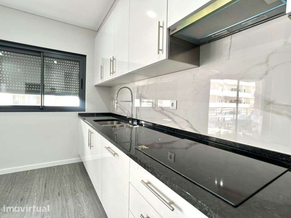 Apartamento T3 Com Piscina e Garagem - Olhão - Grande imagem: 4/21