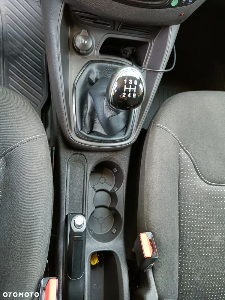 Ford Transit Courier - 9