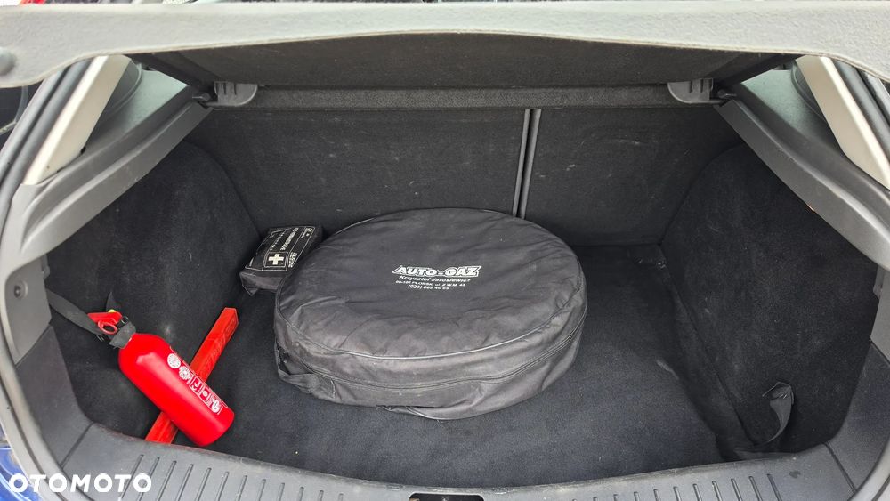 Ford Focus 1.8 FF Ghia - 21