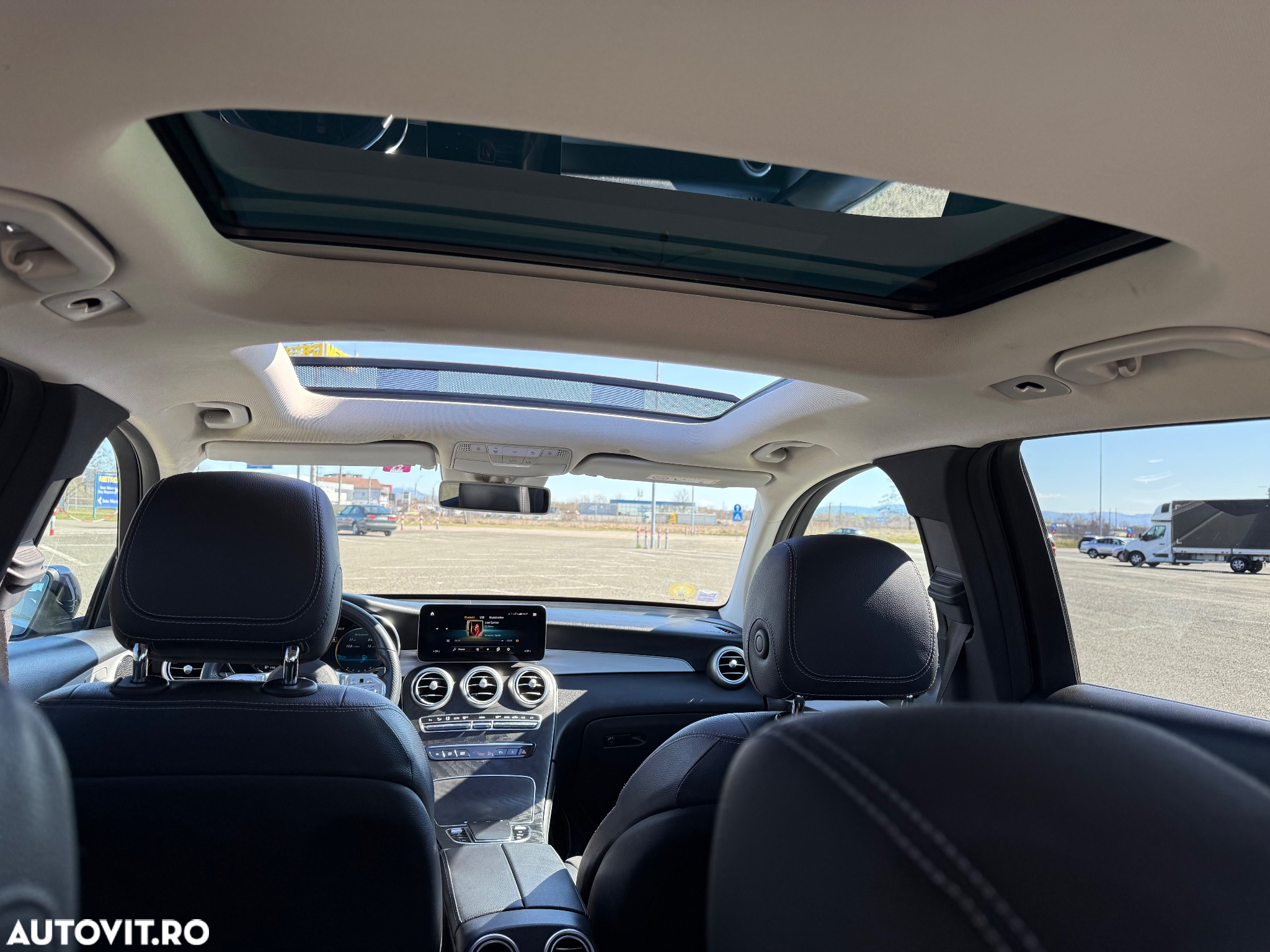 Mercedes-Benz GLC 220 d 4Matic 9G-TRONIC AMG Line Plus - 23