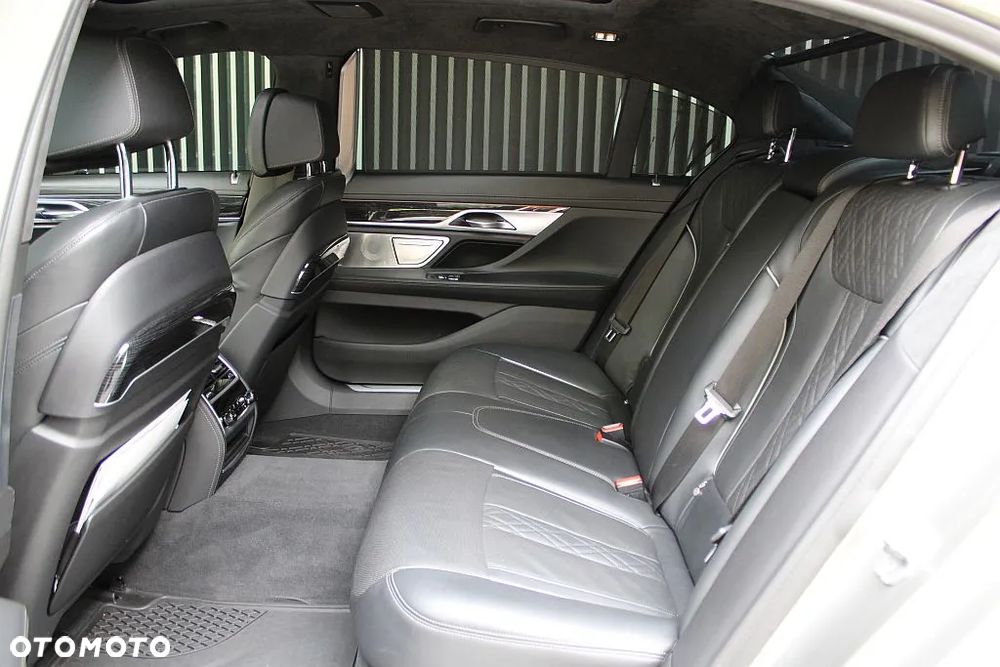 BMW Seria 7 750Li xDrive sport - 14