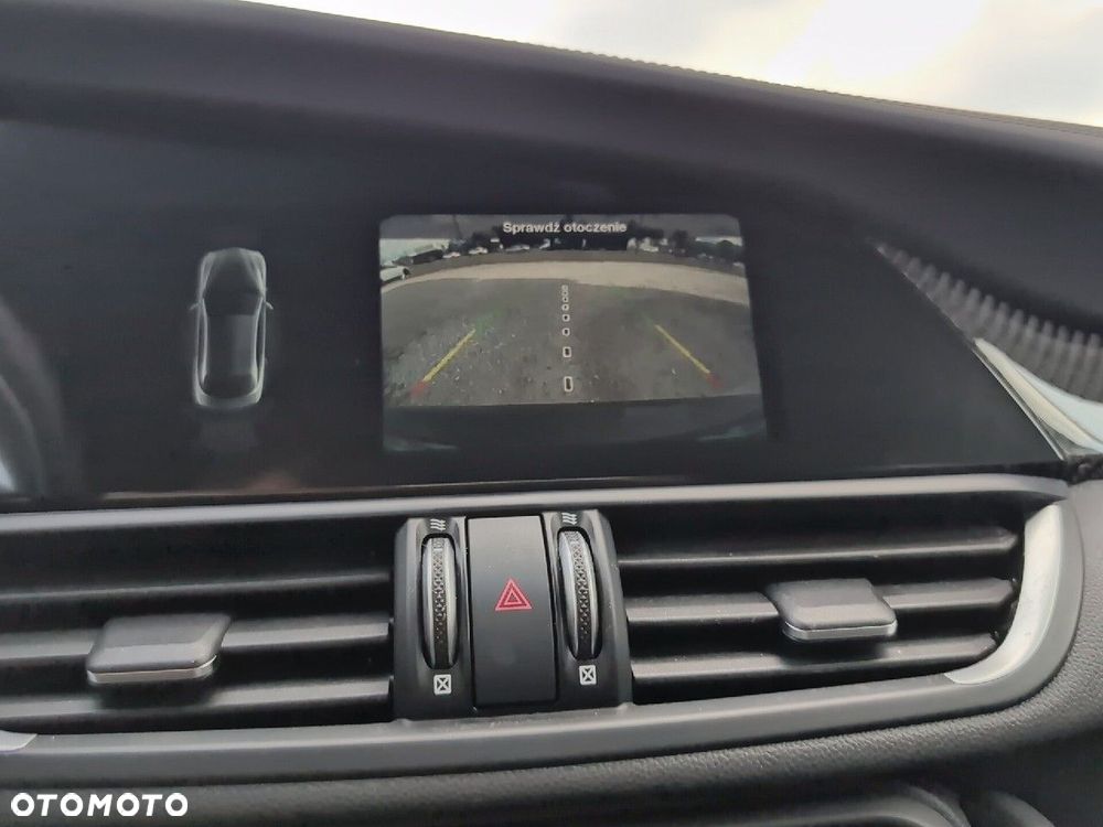Alfa Romeo Giulia 2.9 Bi Turbo V6 Quadrifoglio - 22