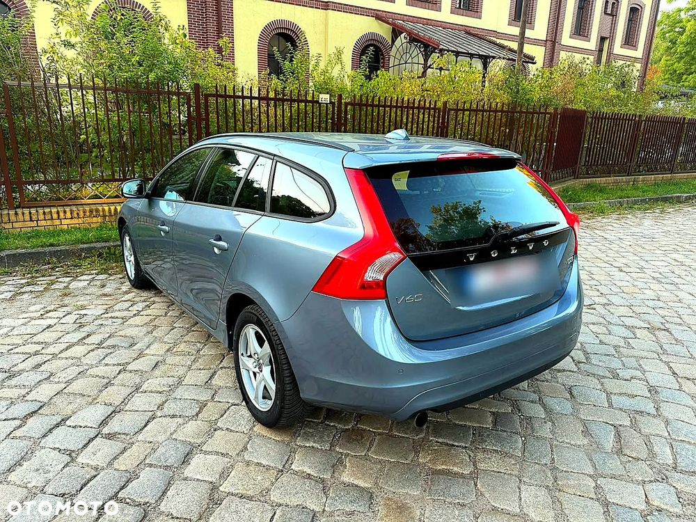 Volvo V60 D3 Momentum - 17