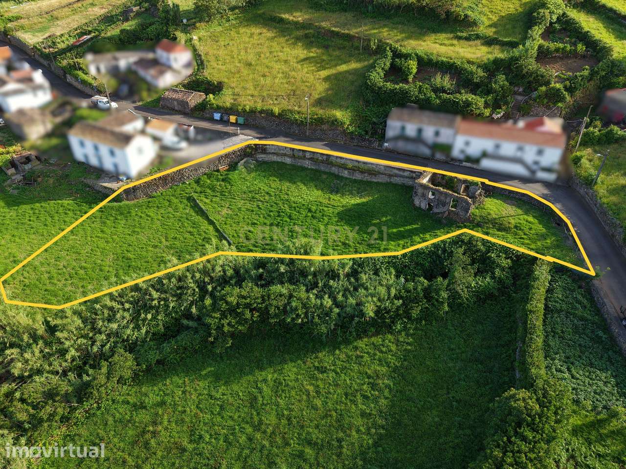 Ruína com Vista Mar em Ponta Delgada – Ilha das Flores - Grande imagem: 4/26