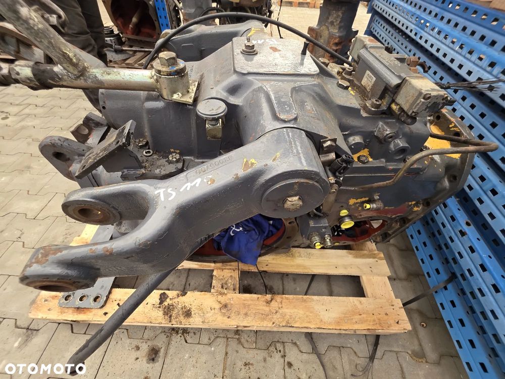 Obudowa mostu tył tylnego New Holland TS115 - 2