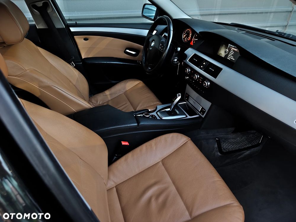 BMW Seria 5 523i Edition Exclusive - 33