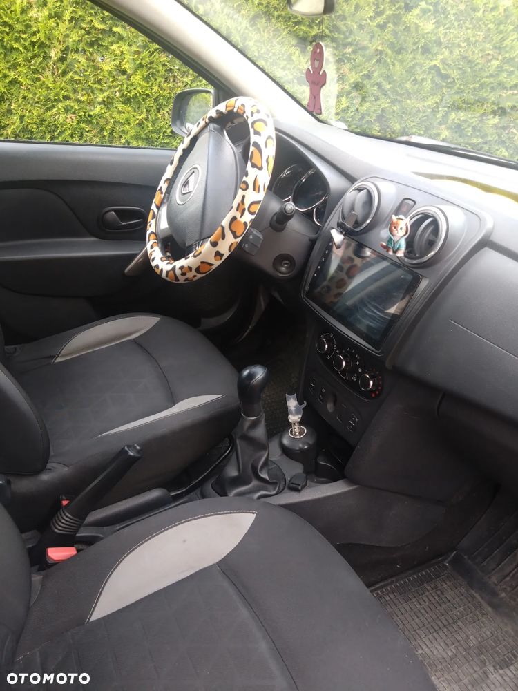 Dacia Sandero 1.5 dCi Laureate - 6