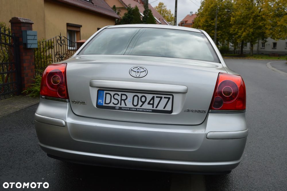 Toyota Avensis 1.6 VVT-i Luna - 7