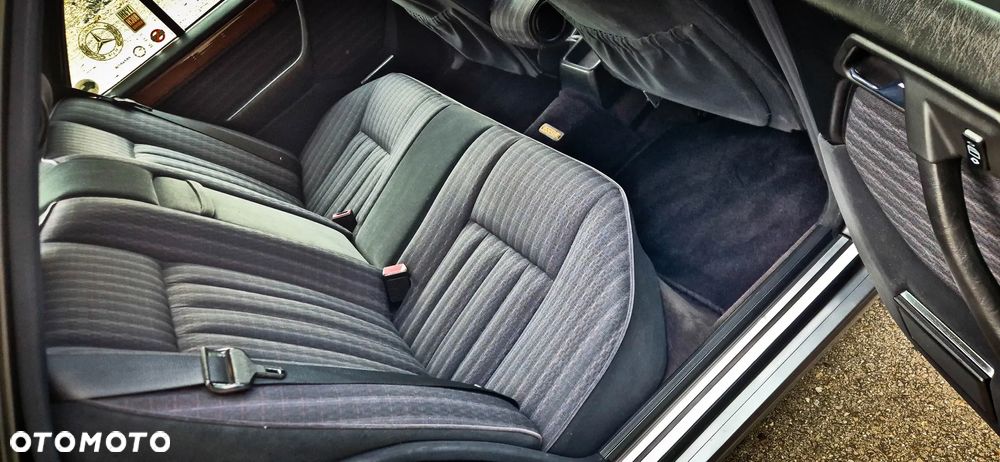 Mercedes-Benz W124 (1984-1993) - 30