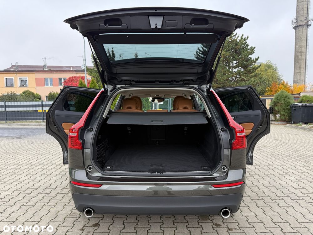 Volvo XC 60 B4 B Geartronic Momentum Pro - 12