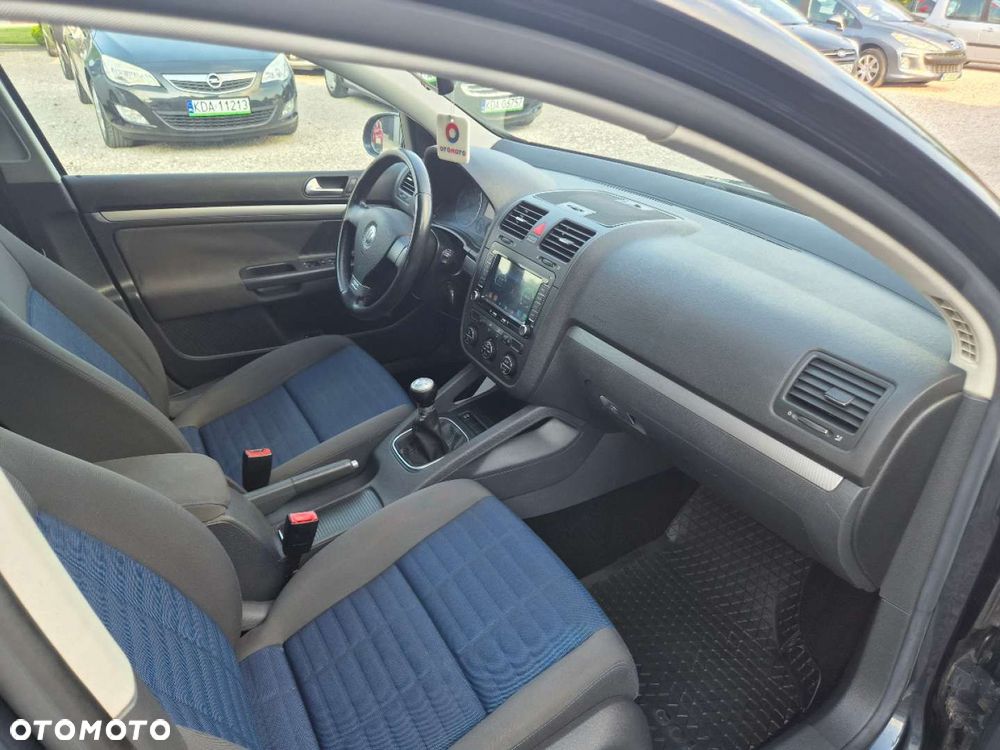 Volkswagen Golf - 23