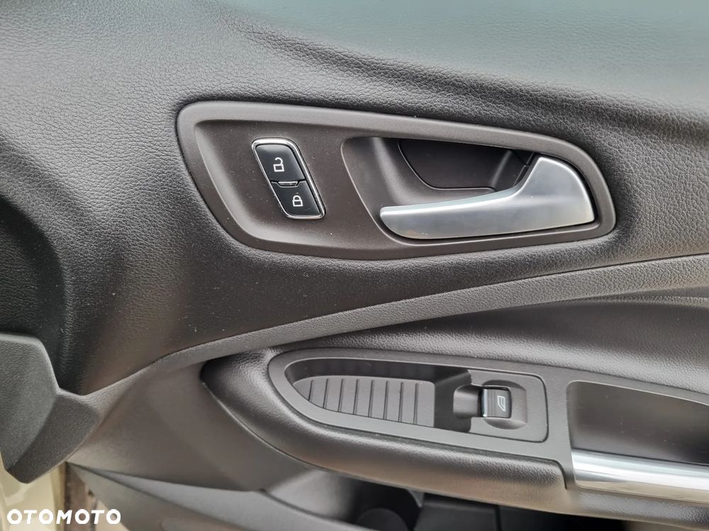 Ford Kuga 2.0 TDCi Titanium - 22