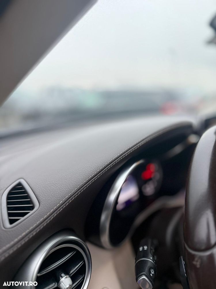 Mercedes-Benz GLC - 12