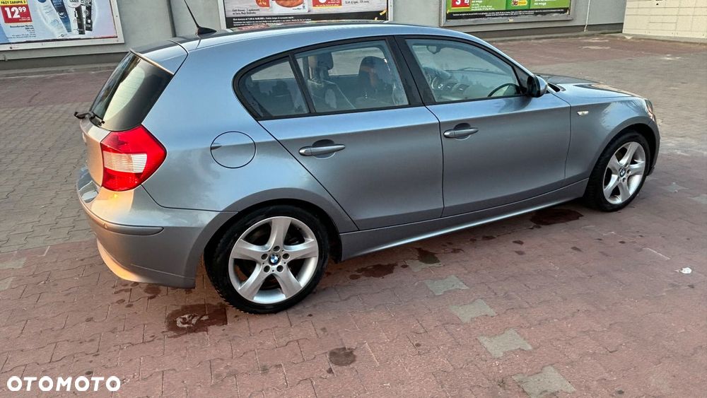 BMW Seria 1 120i - 4