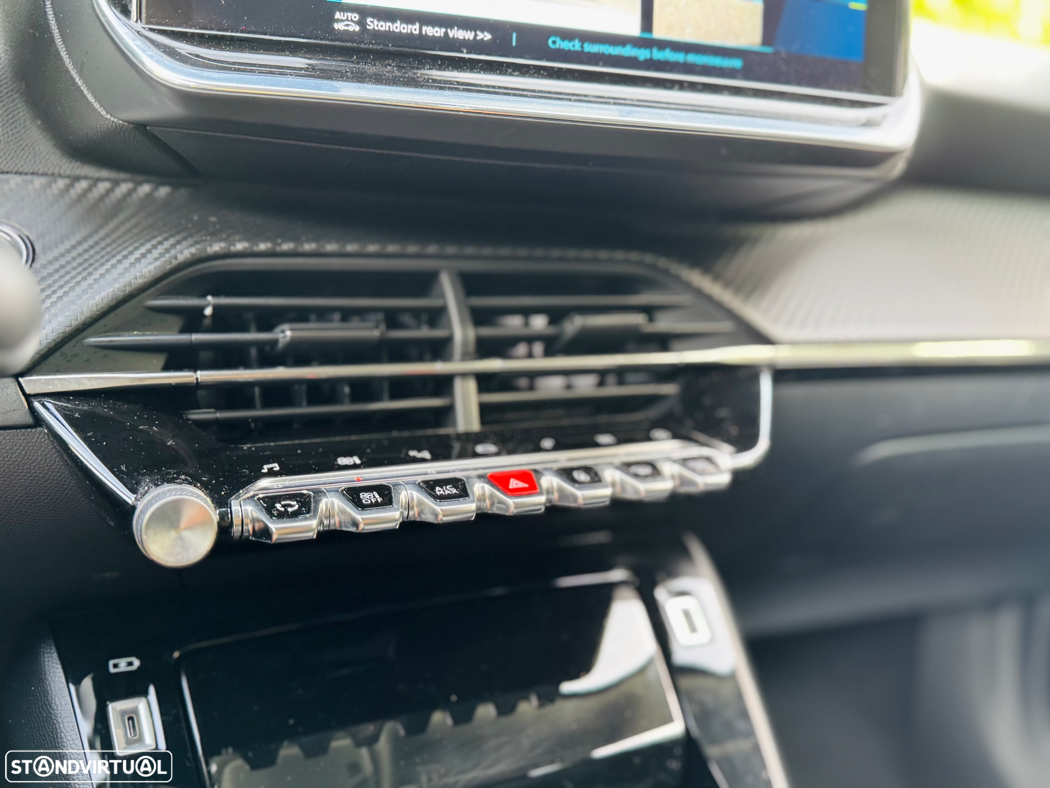 Peugeot e-2008 50 kWh Allure Pack - 28