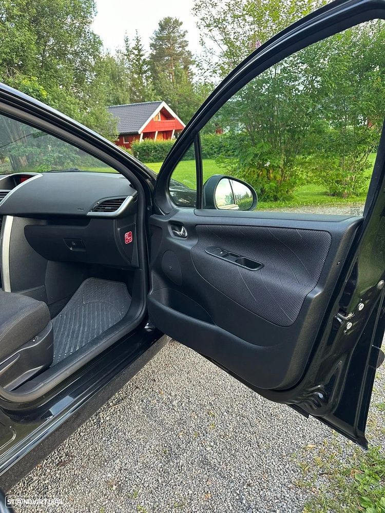 Peugeot 207 - 4