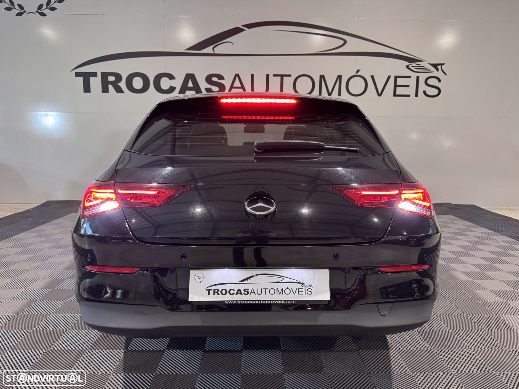 Mercedes-Benz CLA 180 - 60