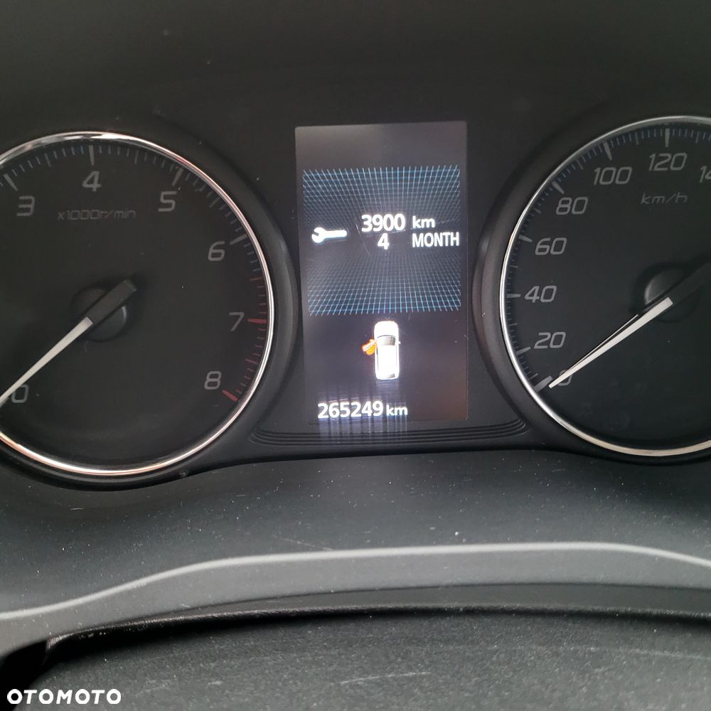 Mitsubishi Outlander - 13