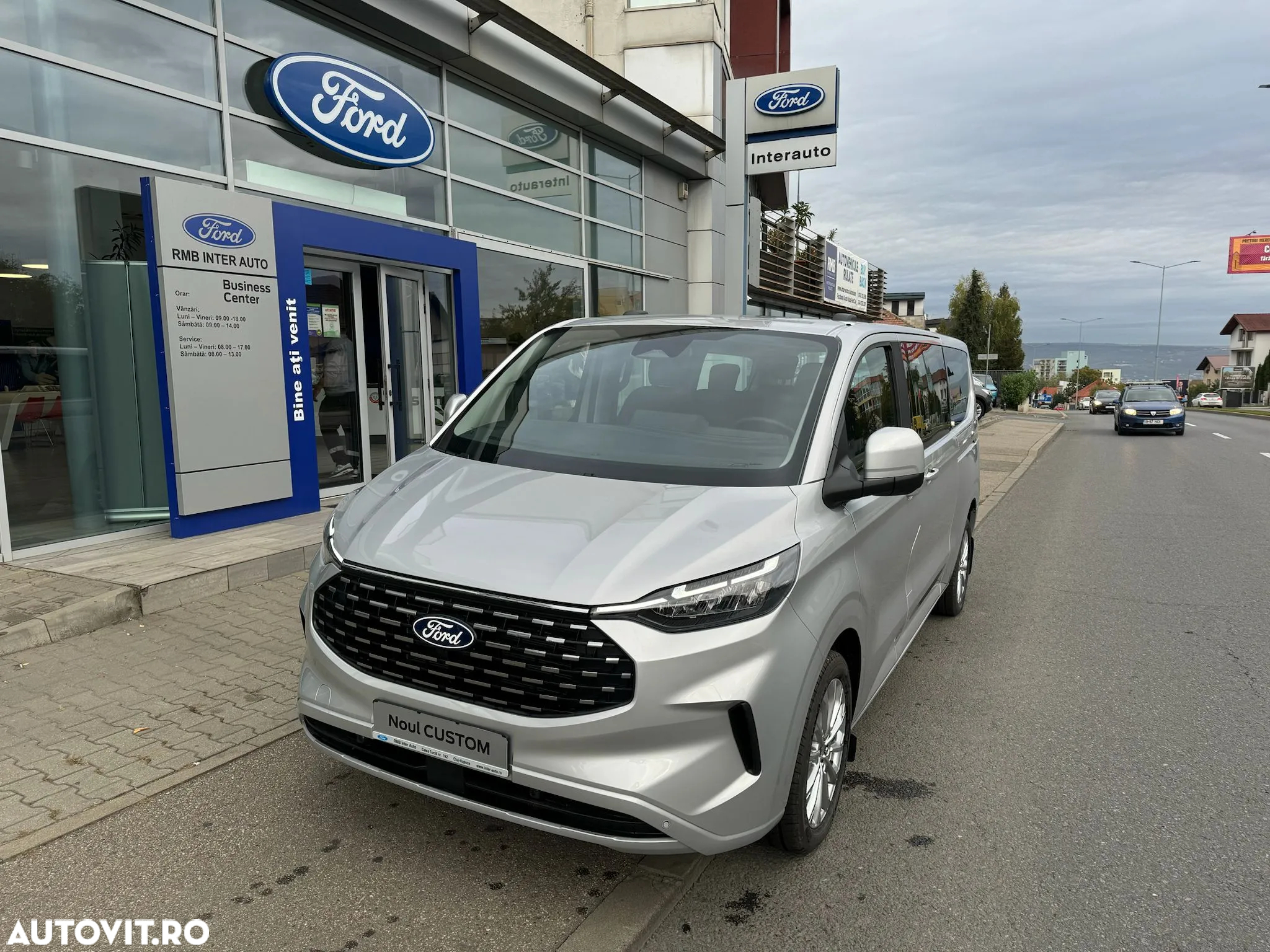 Ford Tourneo Custom - 2